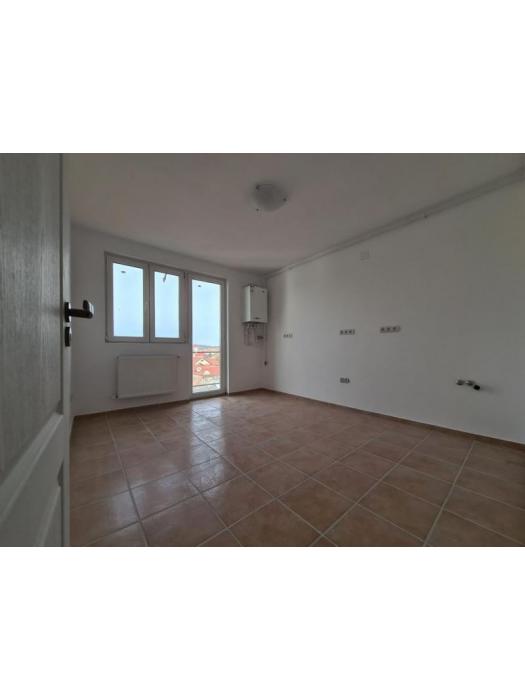 Apartament 3 camere la mansardă, Cisnadie, 92m ultili 45 000 €